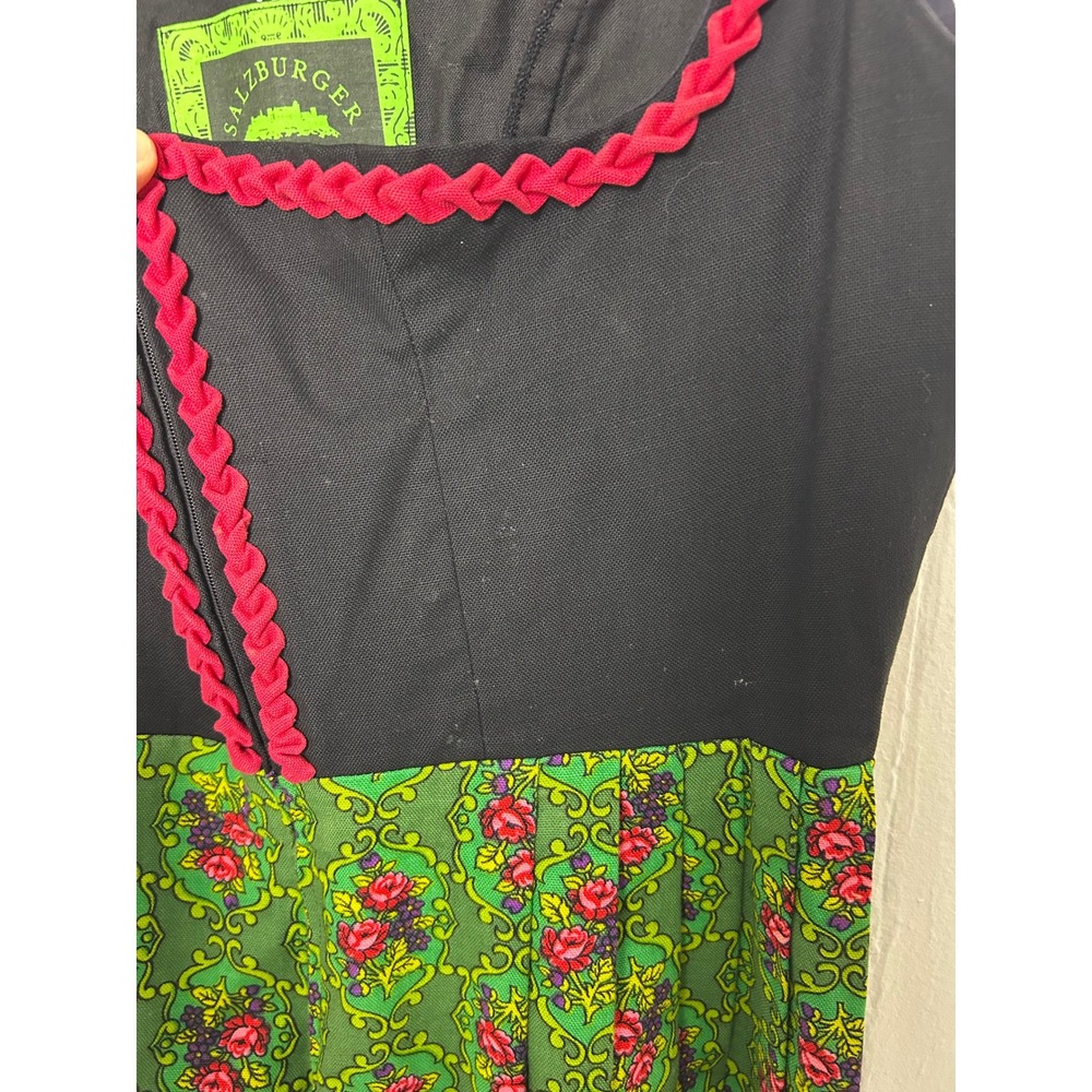 Vintage Salzburger Modell Dirndl Dress 100% Cotton Black Green Rose Austria‎ - Picture 5 of 8